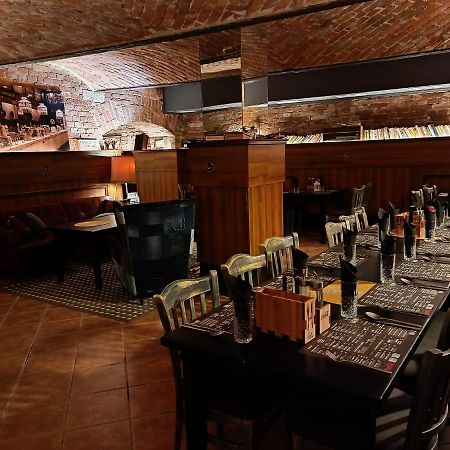 Myway Hotel Slavonski Brod Buitenkant foto