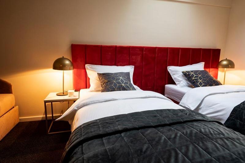 Myway Hotel Slavonski Brod Buitenkant foto