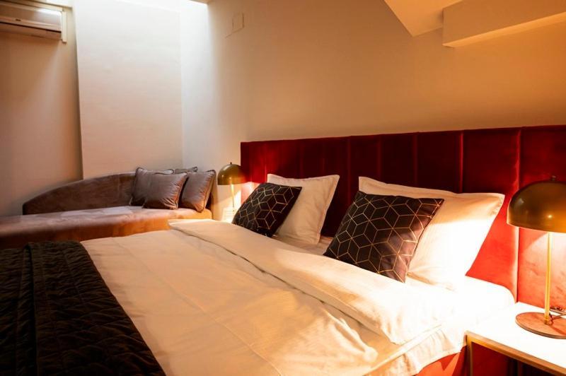 Myway Hotel Slavonski Brod Buitenkant foto