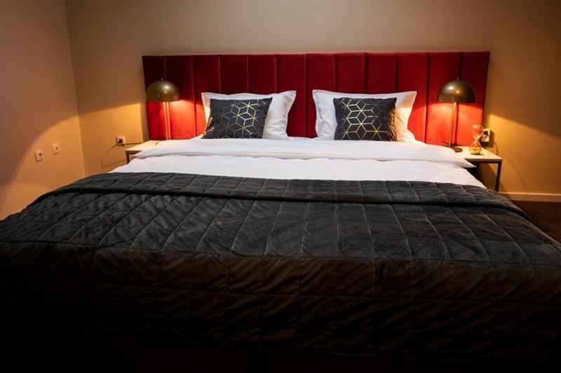 Myway Hotel Slavonski Brod Buitenkant foto