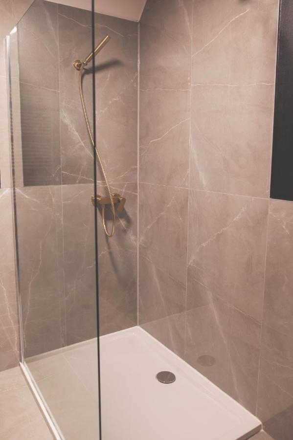 Myway Hotel Slavonski Brod Buitenkant foto